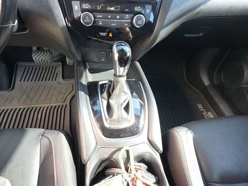 Used 2018 Nissan Rogue Sport SL w/ SL Premium Package image 19