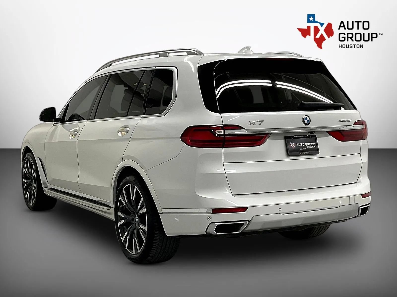 Used 2022 BMW X7 xDrive40i w/ Premium Package AWD/4WD image 3