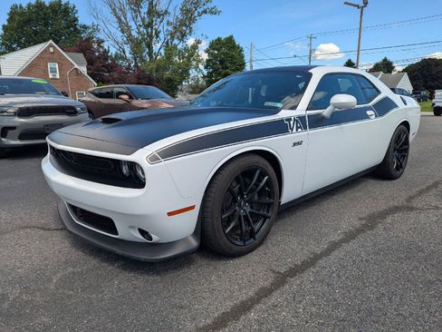 Used 2023 Dodge Challenger R/T Scat Pack w/ T/A Package RWD image 4