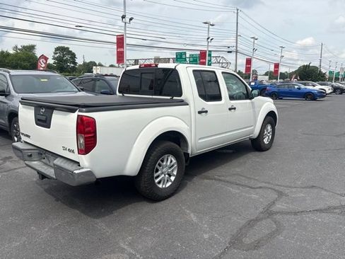 Used 2016 Nissan Frontier SV AWD/4WD image 9
