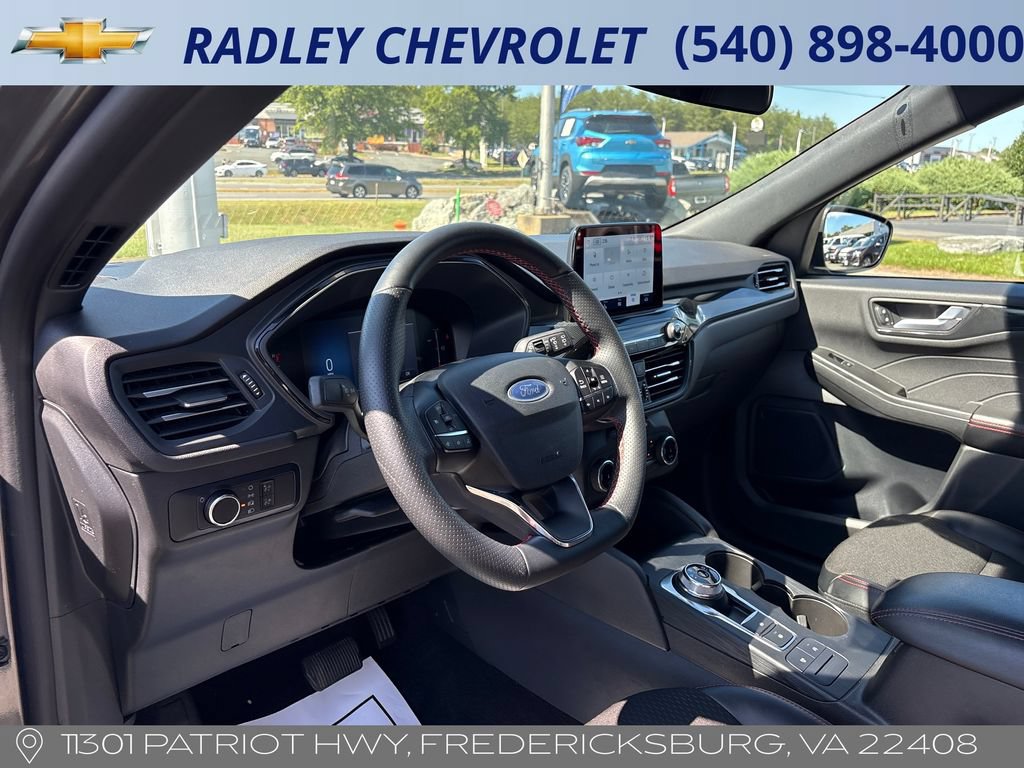 Used 2025 Ford Escape ST-Line FWD image 4