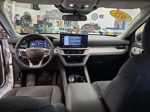 Certified 2025 Ford Explorer Active AWD/4WD image 21