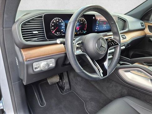 Used 2025 Mercedes-Benz GLE 350 4MATIC image 10