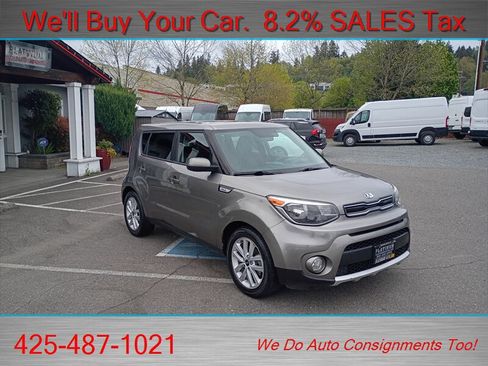 Used 2018 Kia Soul + FWD image 3