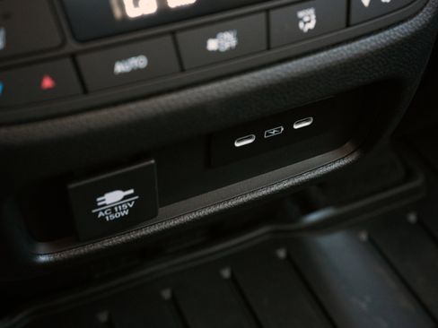 Certified 2025 Honda Pilot Elite image 44