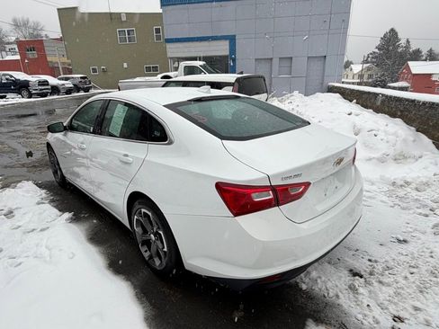Used 2023 Chevrolet Malibu LT image 3