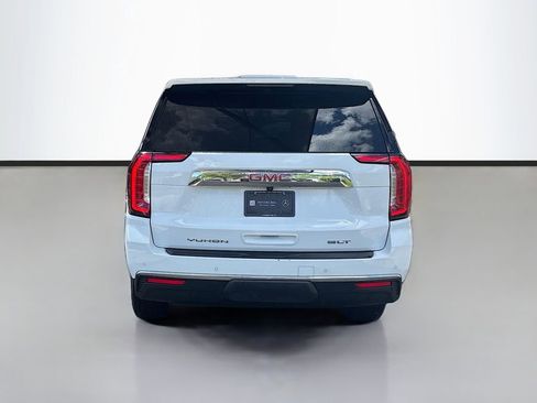 Used 2024 GMC Yukon XL SLT w/ SLT Luxury Package image 4