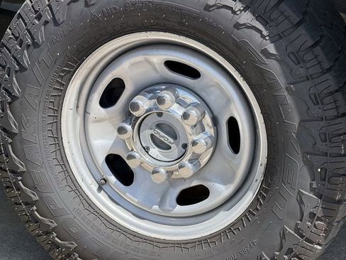 Used 2022 Ford F250 XL w/ Power Equipment Group AWD/4WD image 3