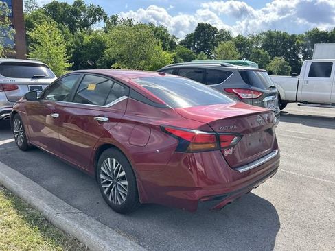 Used 2023 Nissan Altima 2.5 SV w/ SV Premium Package FWD image 5