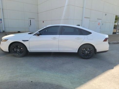 Used 2025 Honda Accord SE image 8