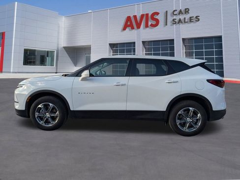 Used 2025 Chevrolet Blazer LT image 2