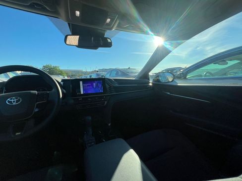 Used 2025 Toyota Camry LE image 35