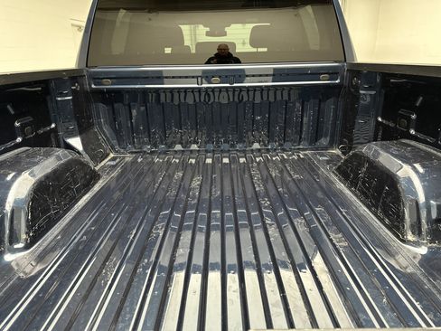 Used 2022 GMC Sierra 1500 SLT w/ SLT Convenience Package AWD/4WD image 16