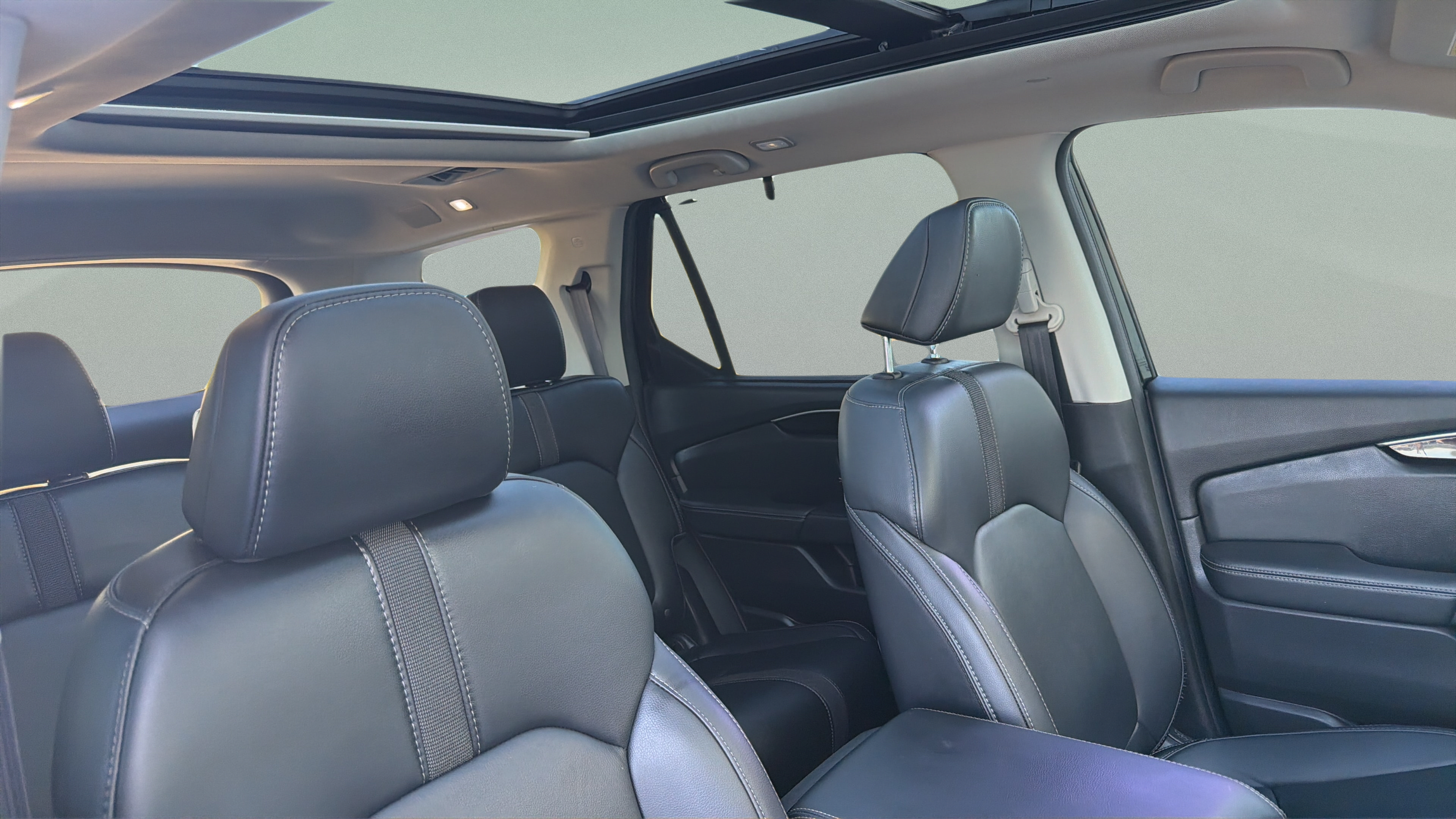 Used 2025 Honda Pilot Touring image 16
