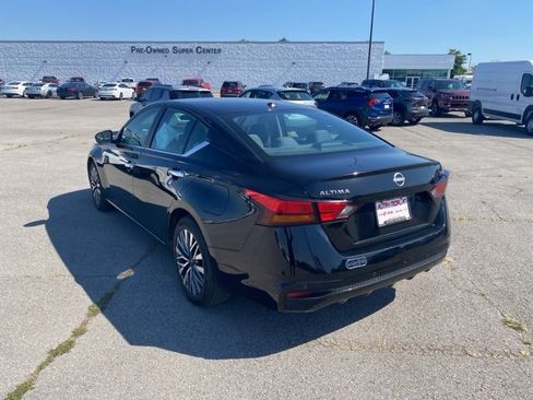 Used 2023 Nissan Altima 2.5 SV image 4