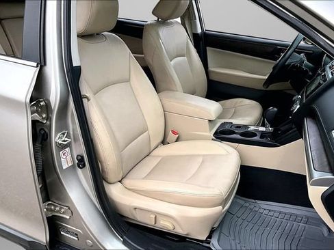 Used 2015 Subaru Outback 2.5i Limited AWD/4WD image 7