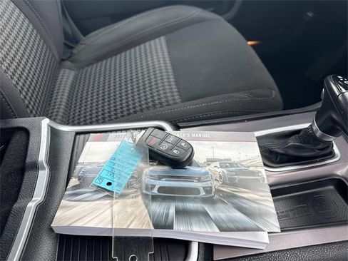 Used 2023 Dodge Charger SXT image 3