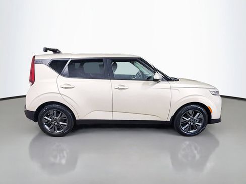 Used 2020 Kia Soul EX FWD image 10