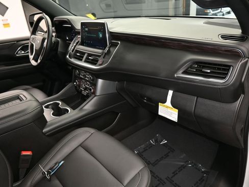 Used 2024 Chevrolet Suburban Z71 image 49