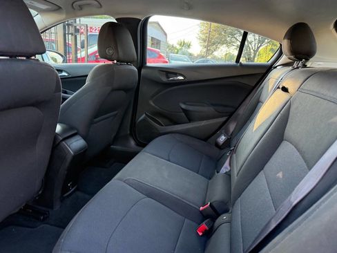 Used 2017 Chevrolet Cruze LT w/ Convenience Package FWD image 17