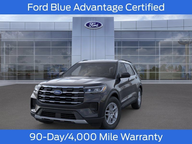 Used 2026 Ford Explorer Active AWD/4WD image 3