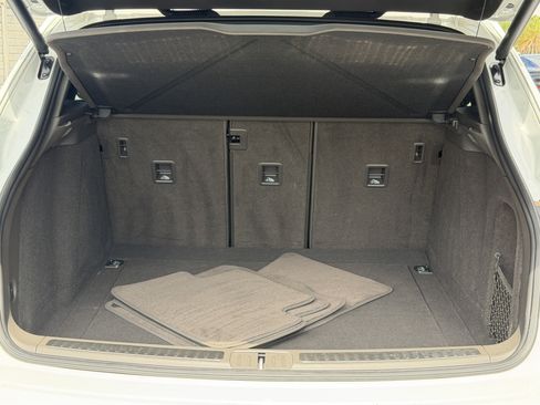 Certified 2023 Porsche Macan AWD/4WD image 15