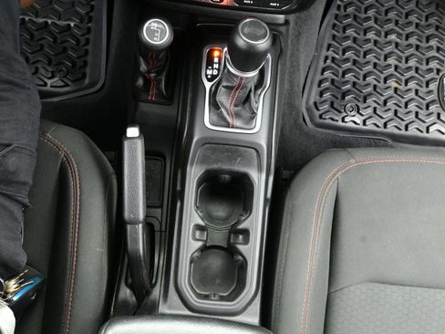Used 2021 Jeep Wrangler Unlimited Rubicon w/ LED Lighting Group AWD/4WD image 20