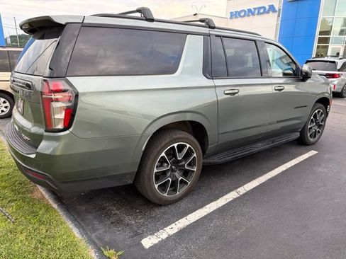 Used 2023 Chevrolet Suburban RST w/ Luxury Package AWD/4WD image 6