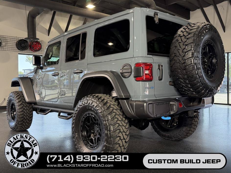 Used 2025 Jeep Wrangler Unlimited Rubicon 4xe w/ Convenience Group AWD/4WD image 16