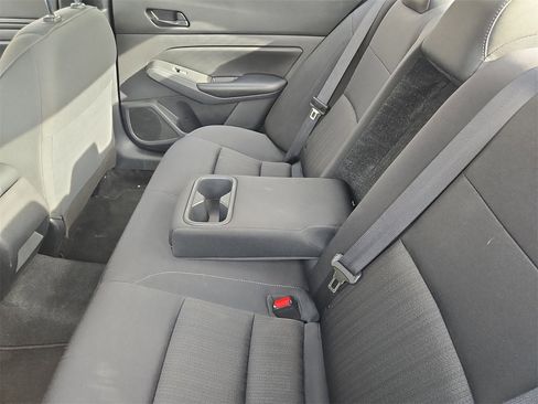 Used 2024 Nissan Altima 2.5 S image 9