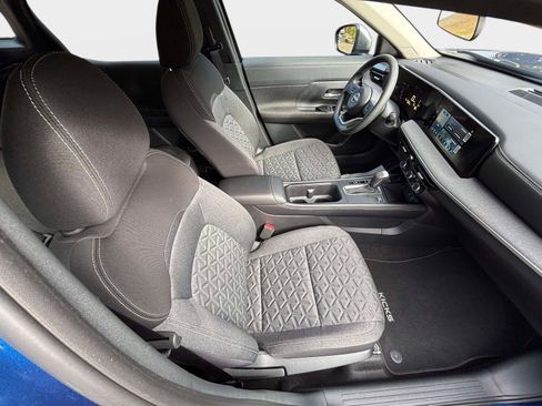 Used 2025 Nissan Kicks SV image 25