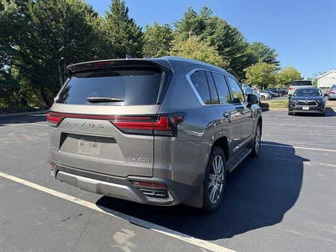 Used 2024 Lexus LX 600 4WD w/ Ultra Luxury Package image 8