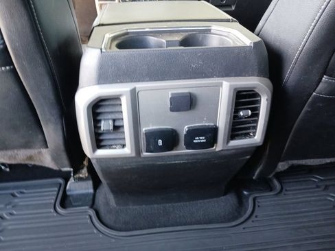 Used 2020 Ford F250 Lariat w/ Lariat Ultimate Package AWD/4WD image 24