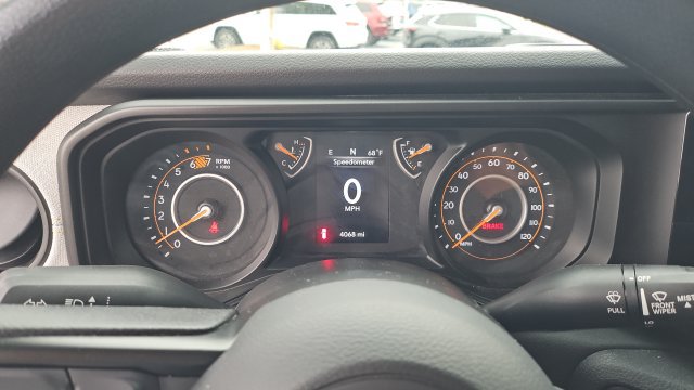 Used 2025 Jeep Wrangler Sport AWD/4WD image 7