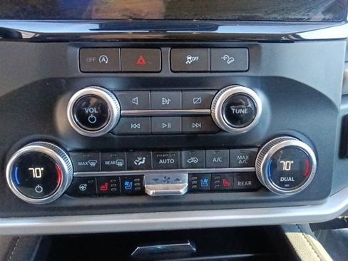 Used 2023 Ford Expedition Max XLT image 23