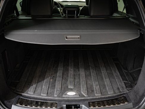 Used 2023 Land Rover Discovery Sport SE R-Dynamic image 17