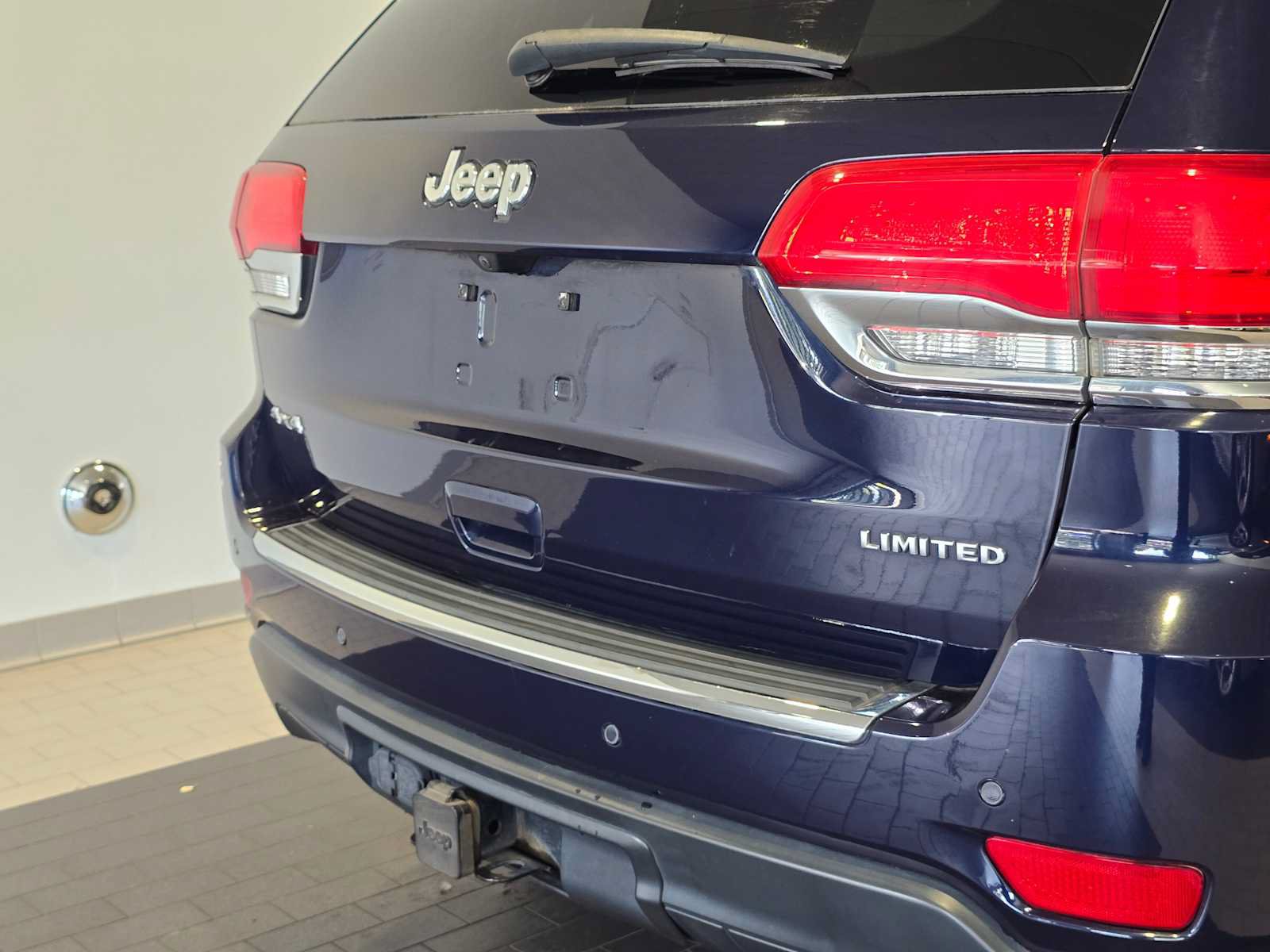Used 2016 Jeep Grand Cherokee Limited w/ Trailer Tow Group IV AWD/4WD image 14
