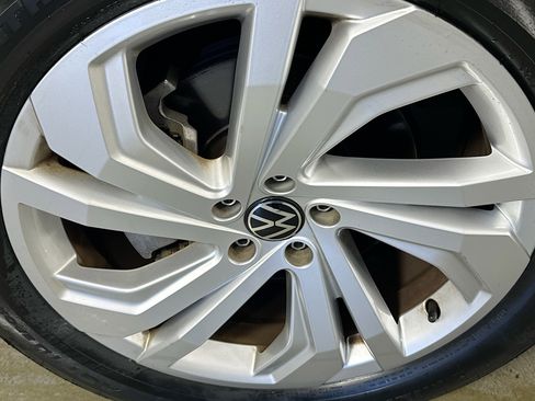 Used 2023 Volkswagen Atlas SE image 32