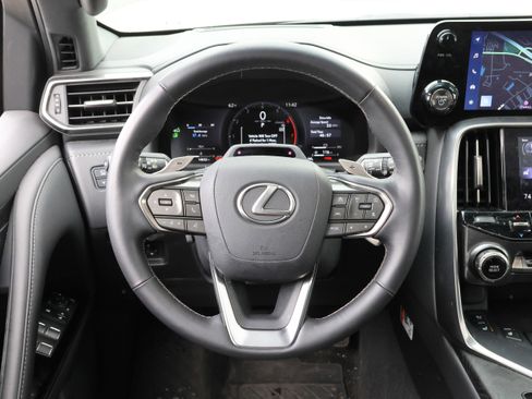 Used 2025 Lexus LX 700h Overtrail image 18
