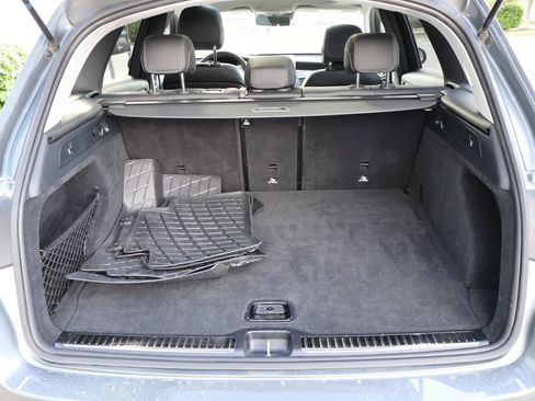 Used 2021 Mercedes-Benz GLC 300 4MATIC image 11