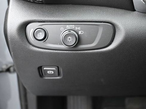 Used 2025 Chevrolet Blazer LT FWD image 18