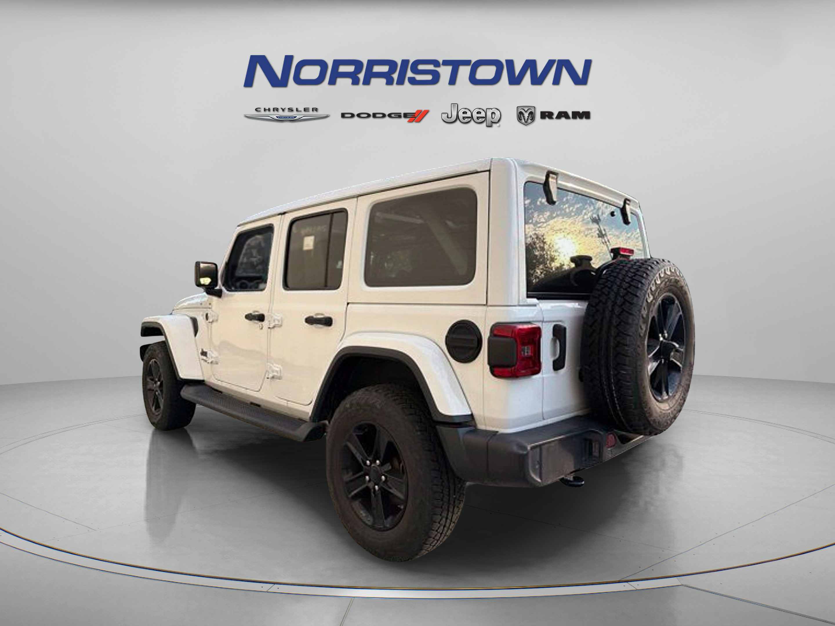 Used 2021 Jeep Wrangler Unlimited Sahara AWD/4WD image 5