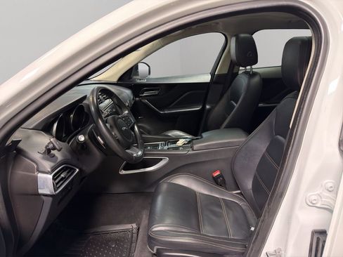 Used 2020 Jaguar F-PACE Prestige image 9