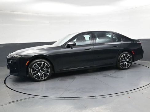 Used 2024 BMW 760i xDrive image 7