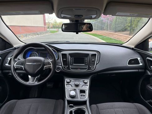 Used 2015 Chrysler 200 Limited w/ Convenience Group image 18