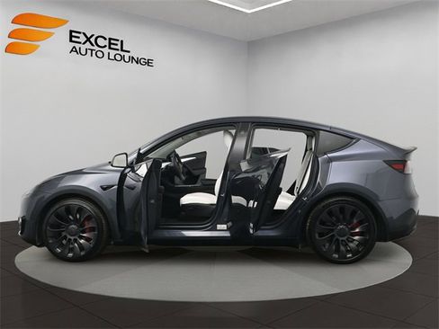 Used 2023 Tesla Model Y Performance image 55