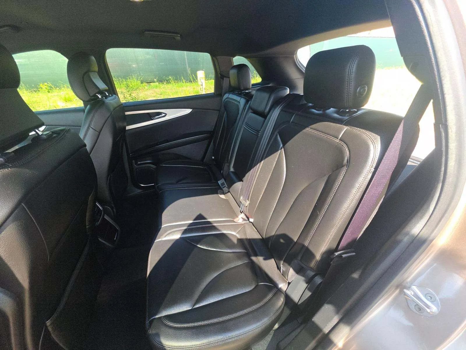 Used 2019 Lincoln Nautilus Premier AWD/4WD image 5