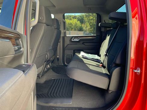 Used 2025 GMC Sierra 2500 SLE image 16