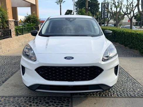 Used 2022 Ford Escape SE FWD image 2