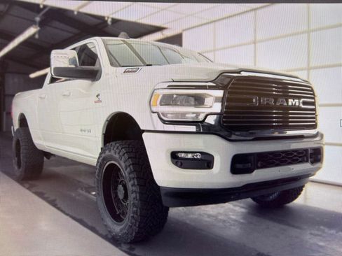 Used 2024 RAM 2500 Laramie w/ Safety Group AWD/4WD image 3